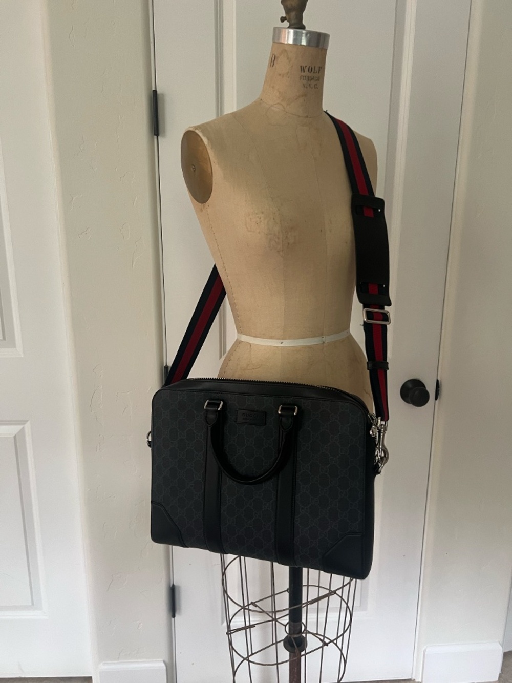 Gucci Briefcase / Computer Bag - Picture 3 of 4